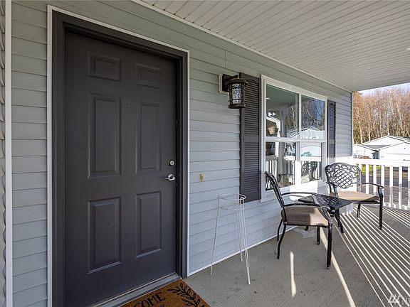 3rd image of 14904 95th Ave E