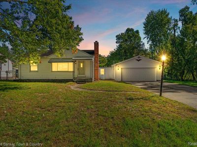485 Rivard Blvd, Waterford, MI, 48327