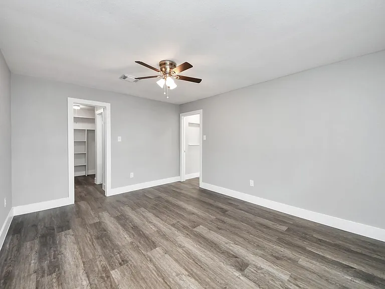 15423 Ridingwood Dr — Photo 24