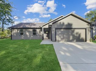 330 S Pine Harbour Dr, Coldspring, TX 77331