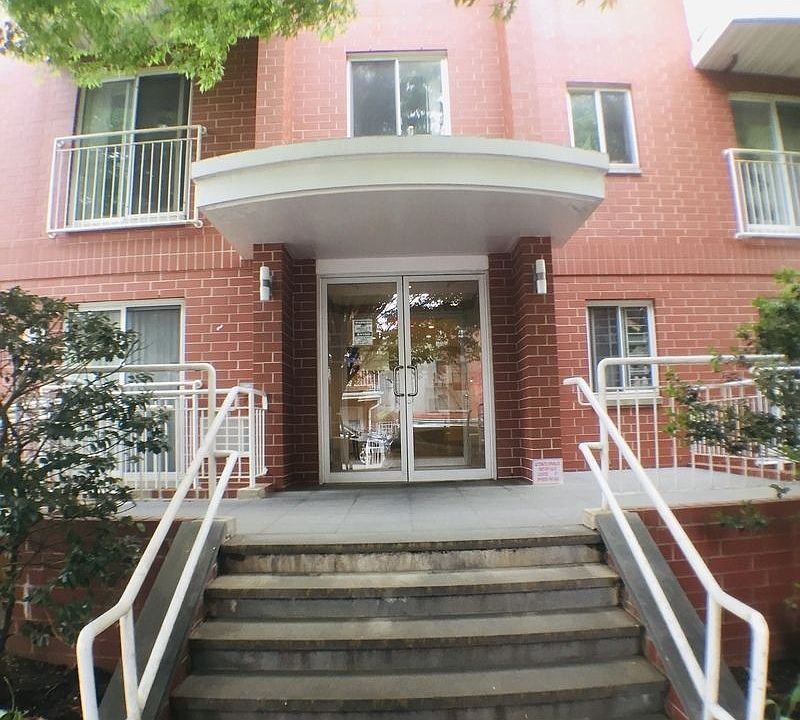 1st image of 4053 62nd St APT 5C