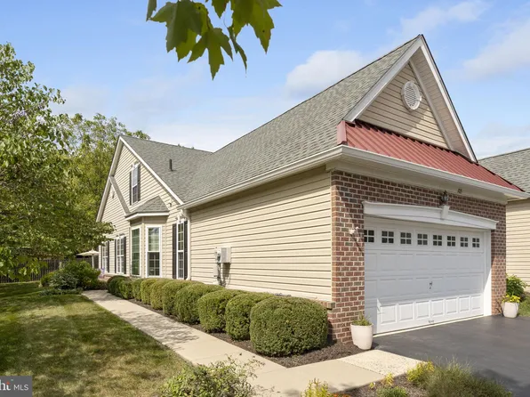 105 Devonshire Way, Sellersville, PA 18960