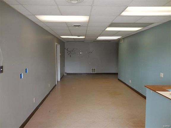 4th image of 111 Circle Dr