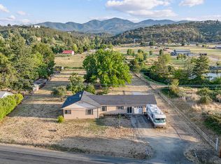 1497 S Stage Rd, Medford, OR 97501
