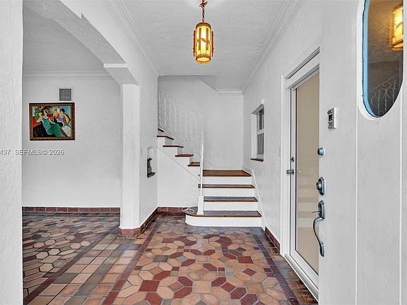 4th image of 1524 Biarritz Dr