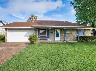 901 Rockledge Dr, Garland, TX 75043