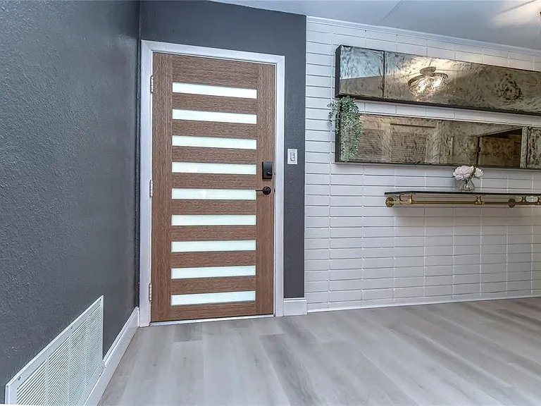 4701 N Willis St — Photo 37