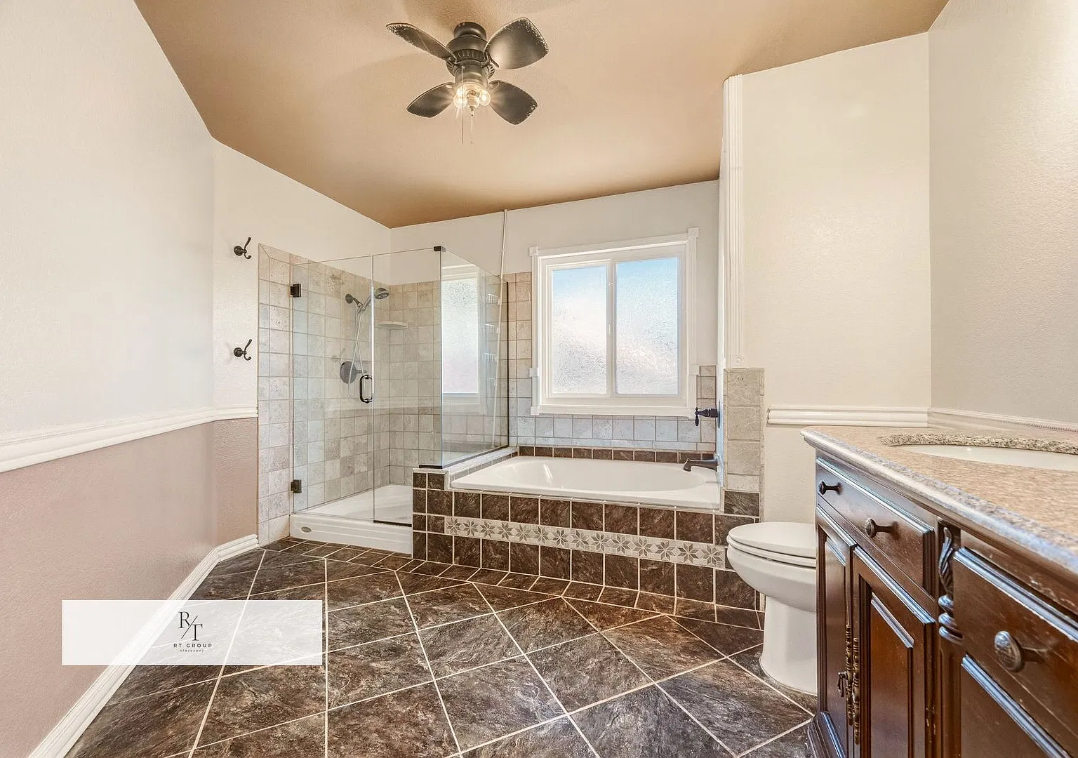 Spacious 5-Bedroom Home in Sunnymead Ranch with Pool & Tennis Amenities ! — Photo 3