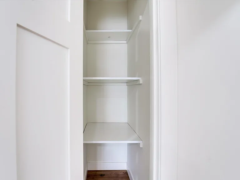 303 N 3rd St #1 — Photo 15