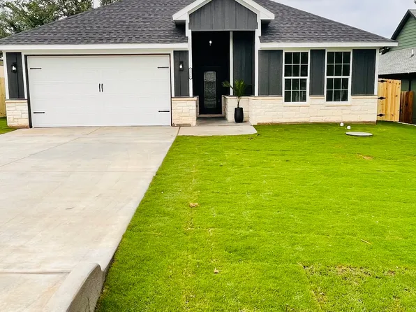 2518 Creek Dr, Granbury, TX 76048