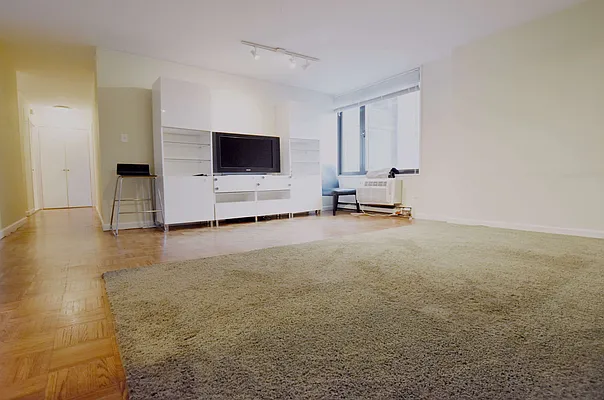 Rented by Bold New York | media 8