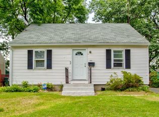 141 Breckwood Blvd, Springfield, MA 01109