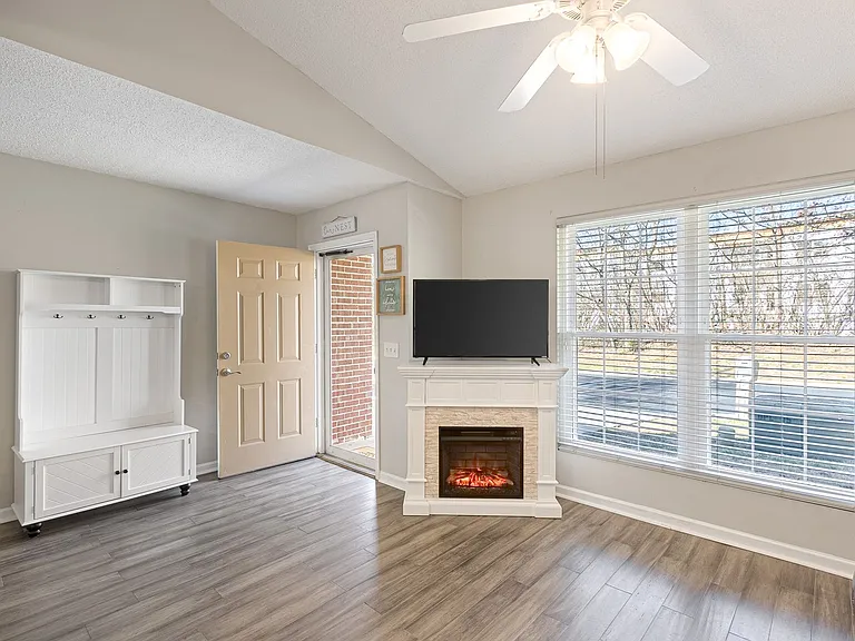 228 Dalton Place Way — Photo 7