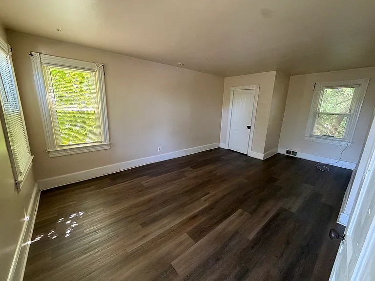 378 Cowgill St — Photo 13