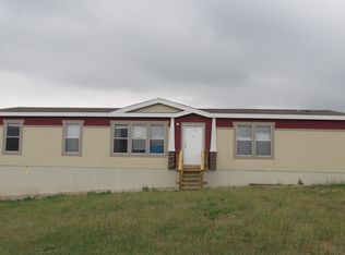 126 County Road 121, Floresville, TX 78114