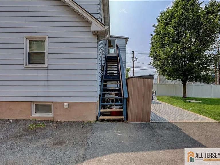 52 Saint Ann St #2-F — Photo 26