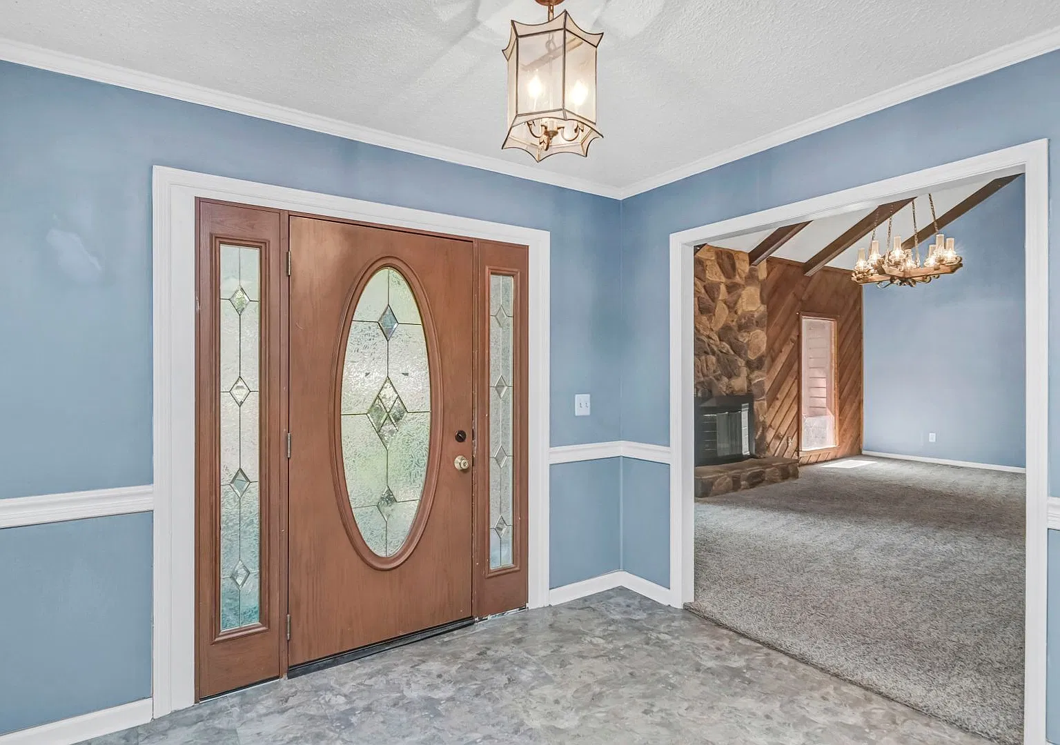 Charming Ranch Home with Large Yard in Established Coldstream! — Photo 3