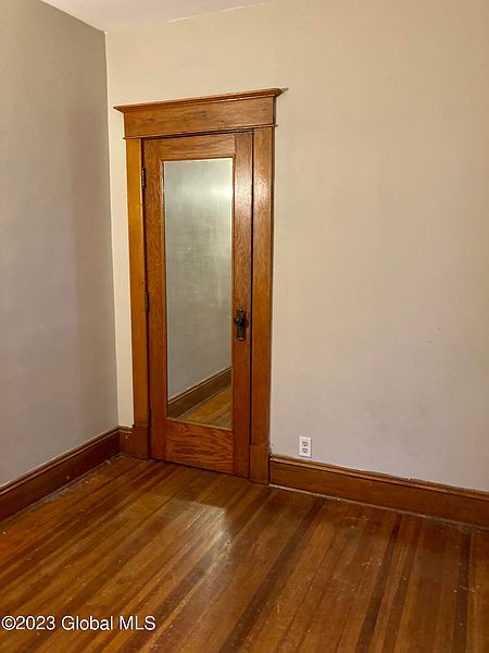 5th image of 359 Manning Boulevard