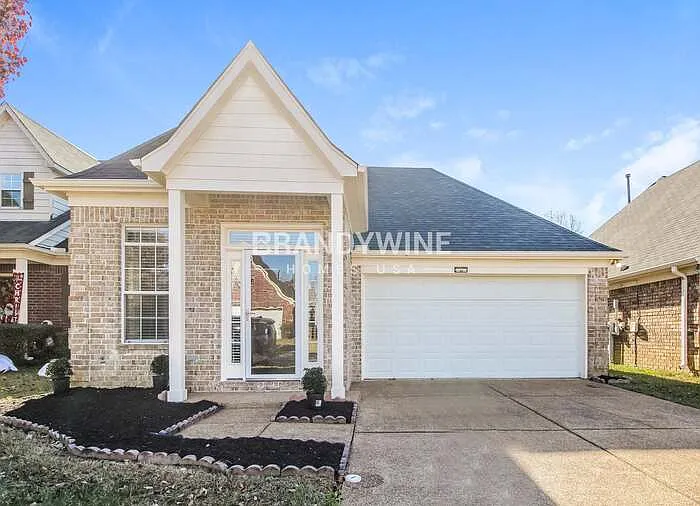 6843 Kerry Valley Ln — Photo 1