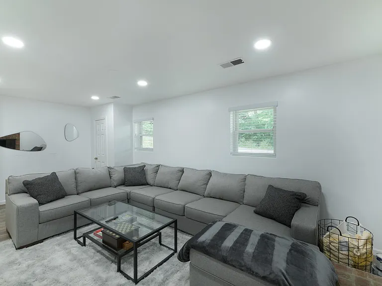 5616 Shade Tree Ln — Photo 11