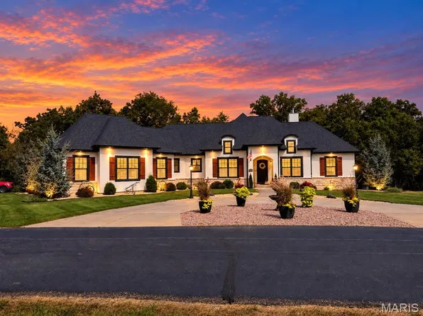 11 Little Lake Ct, Troy, MO 63379