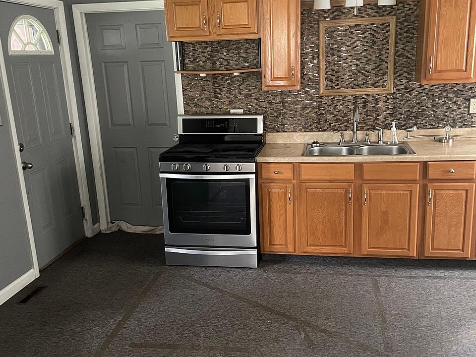 1st image of 493 Washington Ave #A