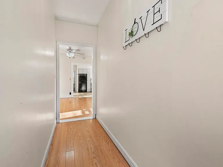 25 Salem St — Photo 16