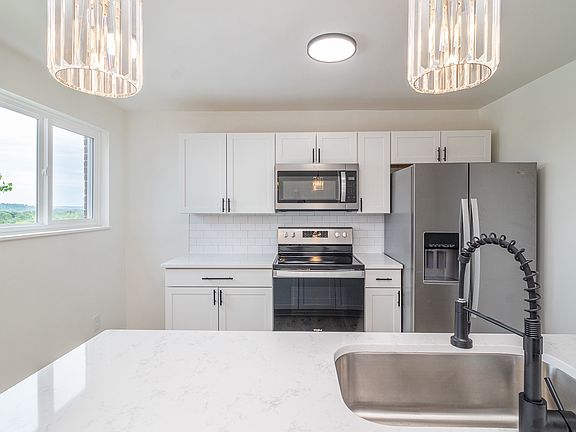 3rd image of 901 Mohawk Trl APT 3