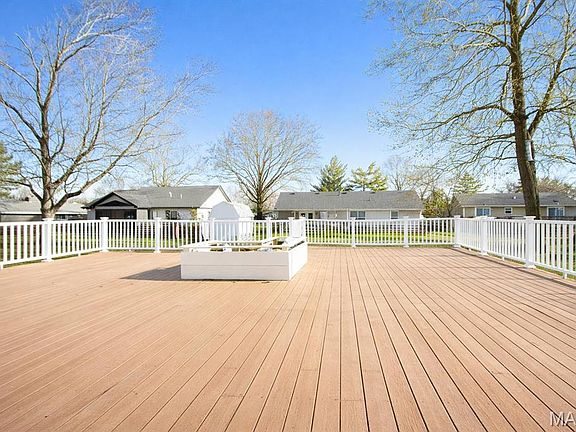 3rd image of 381 High Point Dr