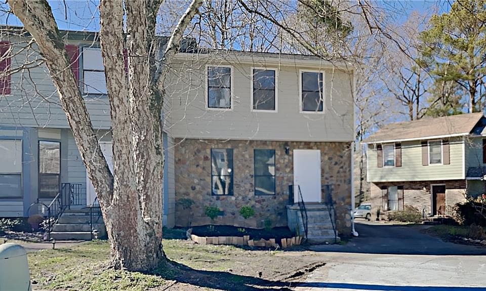 1st image of 135 Woodberry Ct