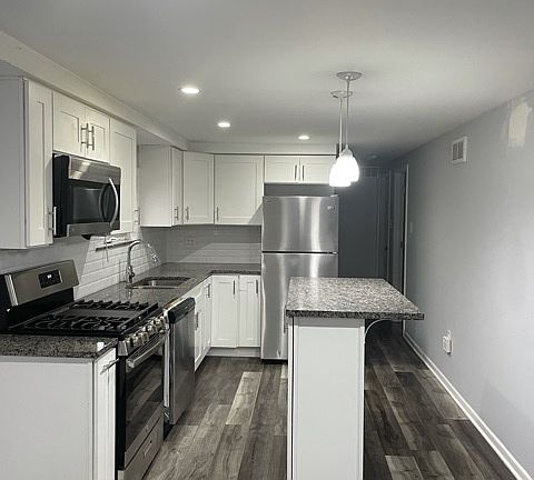 3rd image of 4951 W Foster Ave #G