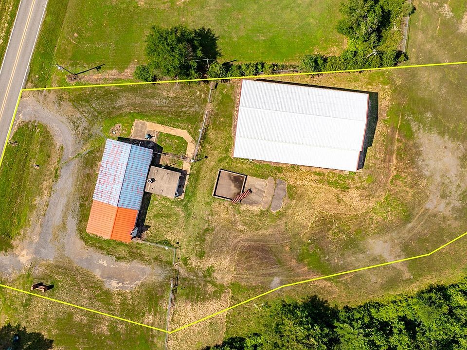 1st image of 926 Highway 225 E