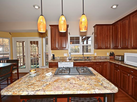 5th image of 8852 Whitchurch Ct