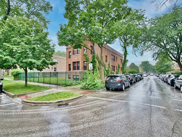 2437 W North Shore Ave #2 — Photo 1