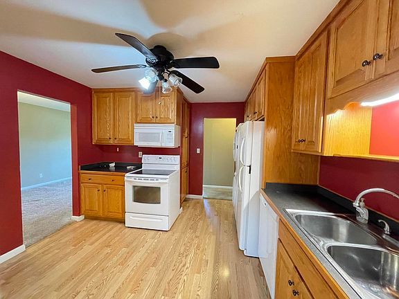 3rd image of 116 Herron Dr