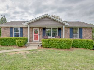 732 Acorn Dr, Clarksville, TN 37043