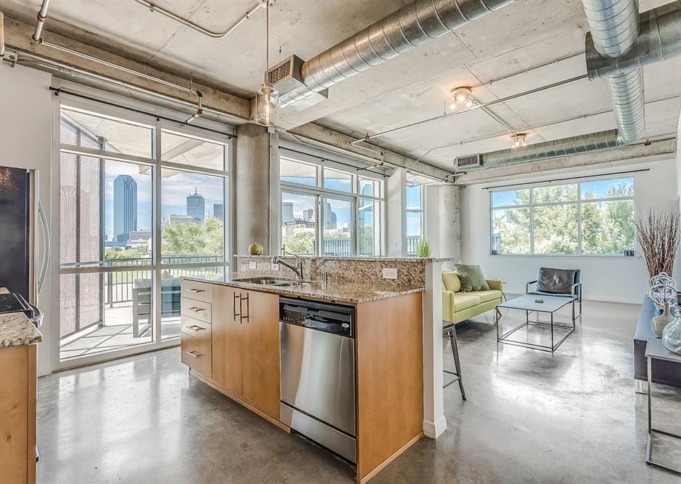1st image of 1001 Belleview St #208