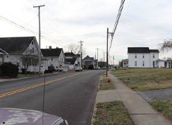 5th image of 3206 Oakland Ave