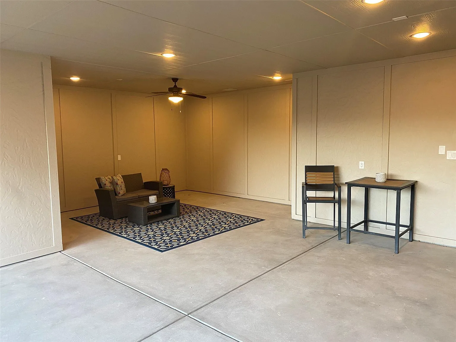 3 bed, 3.5 bath, 2296 sqft, $3,695 — Photo 3