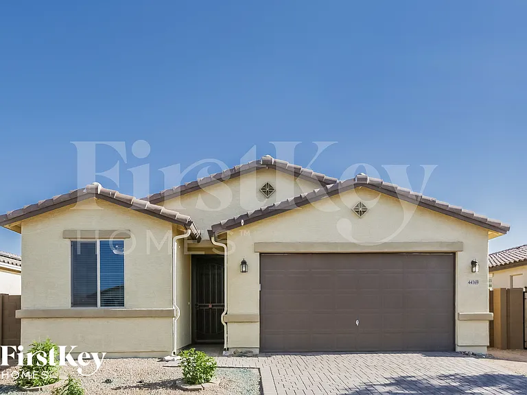 44169 W Palo Aliso Way — Photo 1