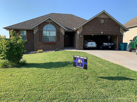 3rd image of 979 W Stanton Dr