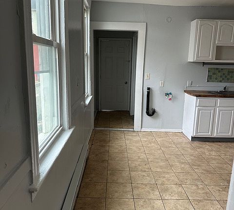 5th image of 9 Webb St #2