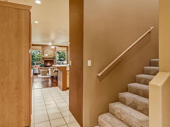 5th image of 5065 Carriage House Dr