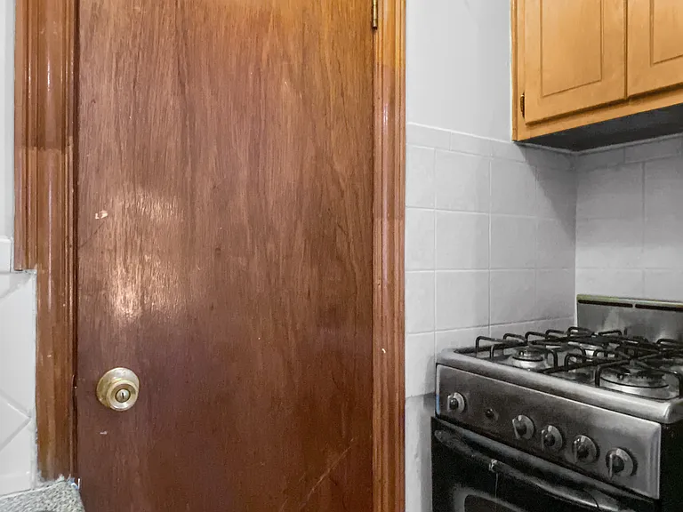 532 W 142nd St #5 — Photo 4