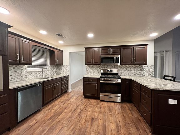 5th image of 5319 La Colonia Dr NW