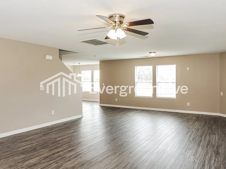 29886 Brentshire Dr — Photo 2