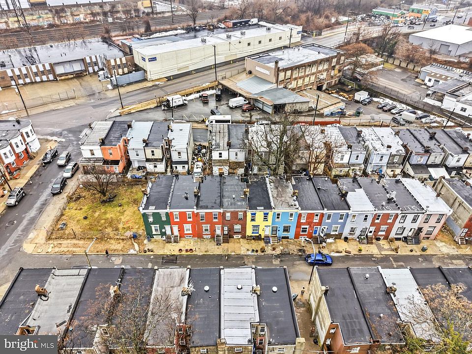 2nd image of 714 W Russell St