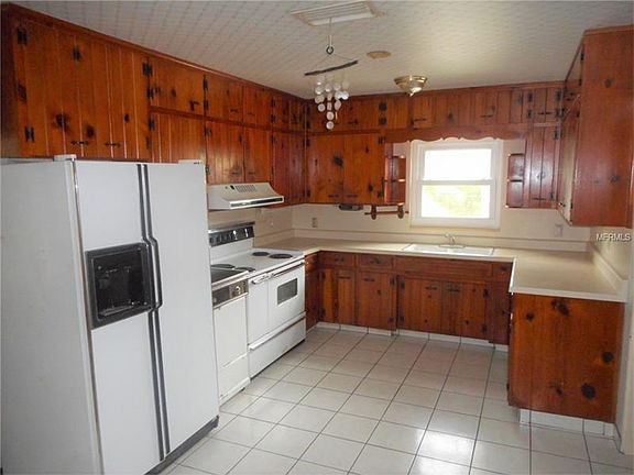 4th image of 2005 S Shady Ln
