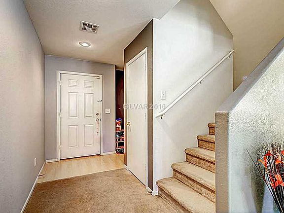 4th image of 1301 E Golden Apple St