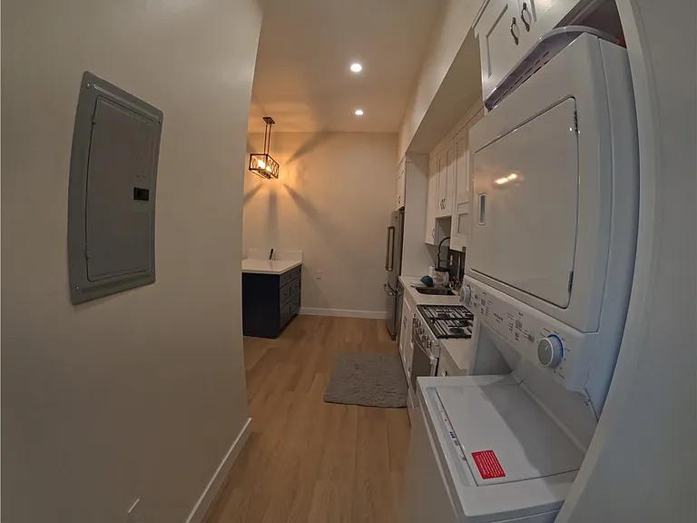12329 Oxford Ave — Photo 6